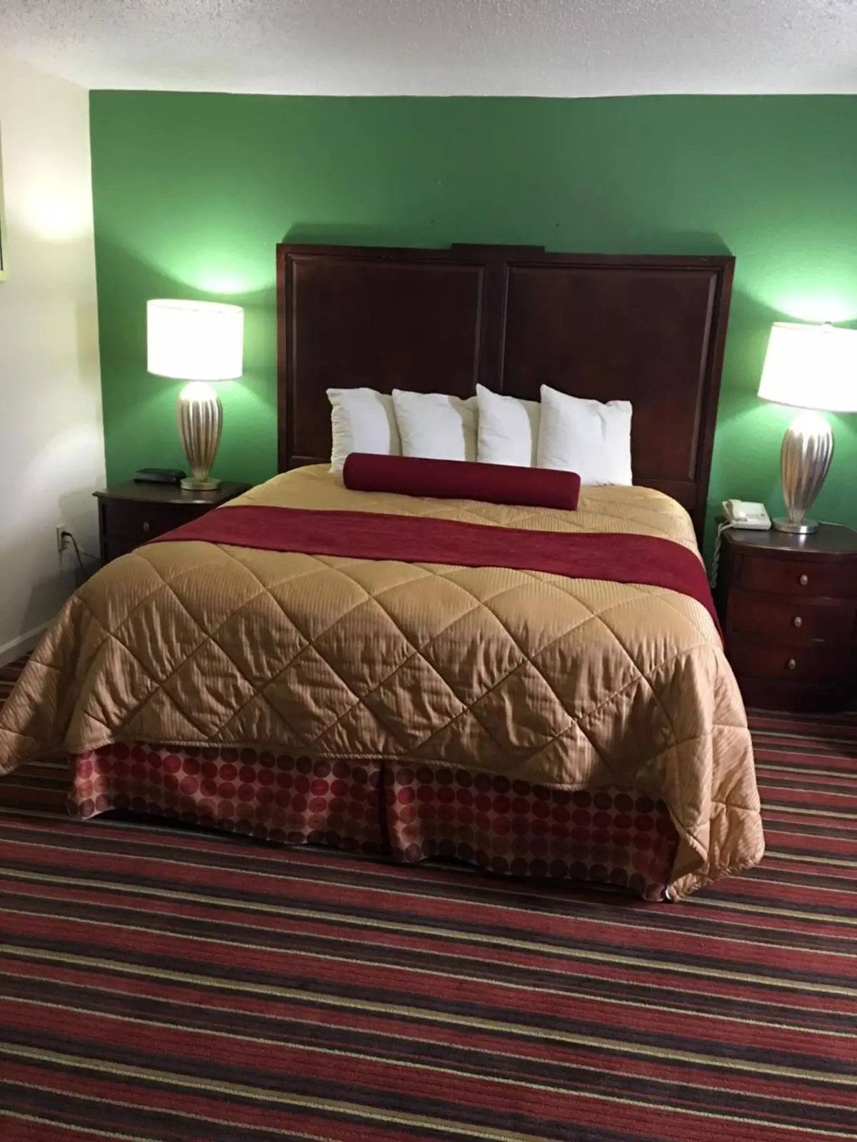 Royal Inn Main image