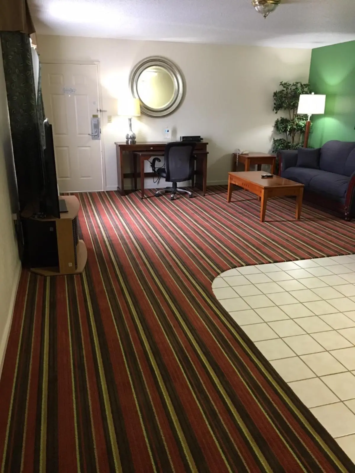 Royal Inn 8